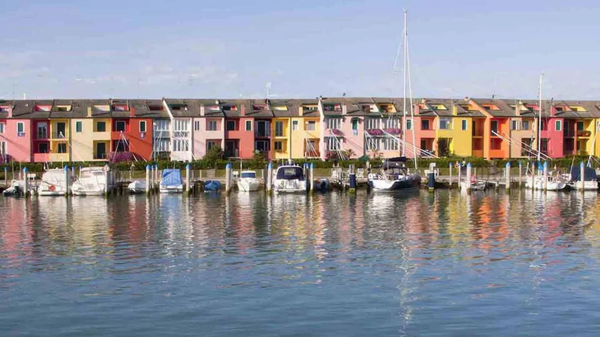 Homely Apartment With Terrace Overlooking The Pool Porto Santa Margherita di Caorle