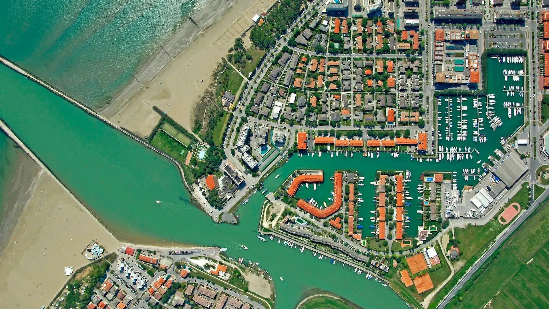 Homely Apartment With Terrace Overlooking The Pool Porto Santa Margherita di Caorle Włochy
