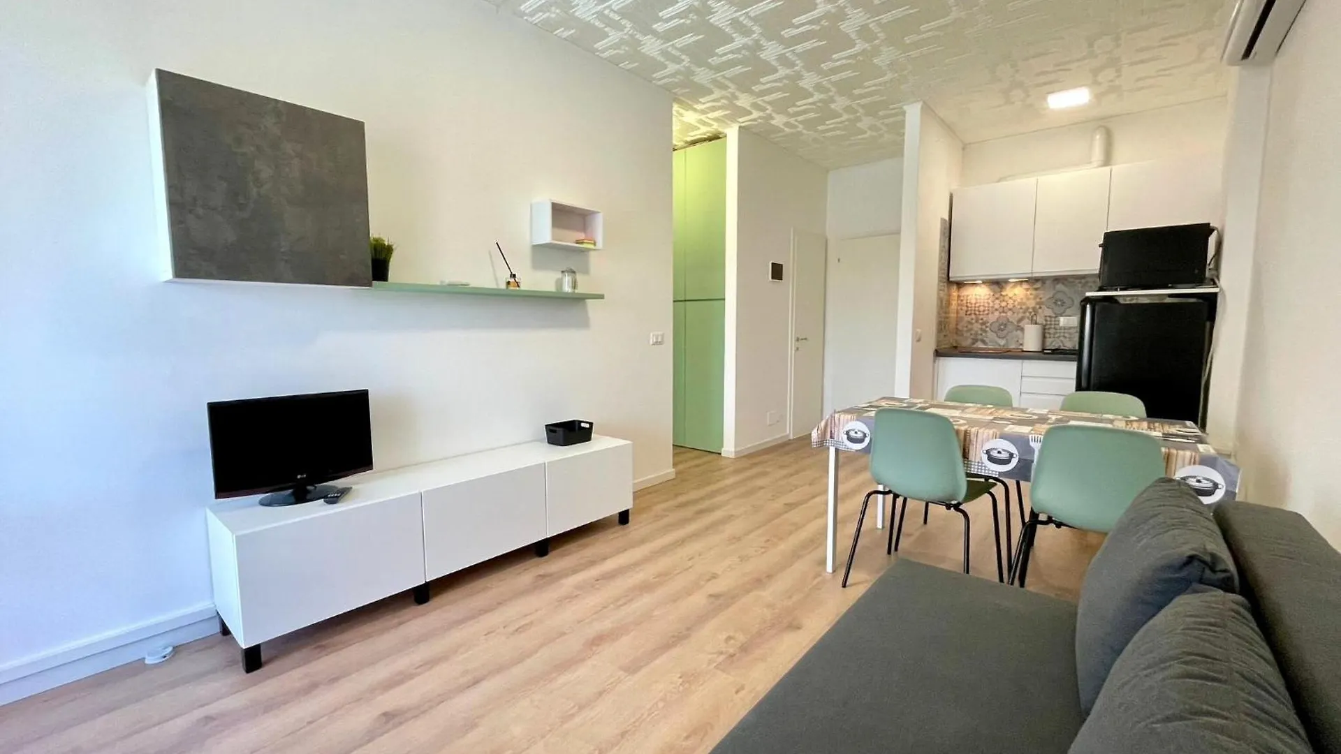 Homely Apartment With Terrace Overlooking The Pool Porto Santa Margherita di Caorle